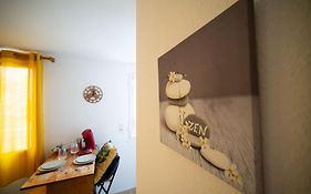 Fully Equipped Apartment Ideal For 2 People